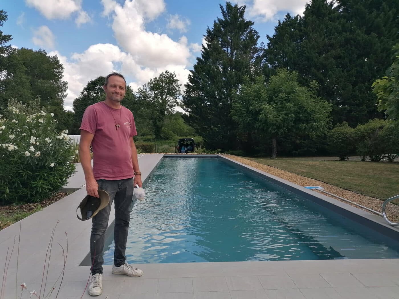 Piscine avec eau claire et bleue — exemple de piscine en bonne santé analysable par PixiPool